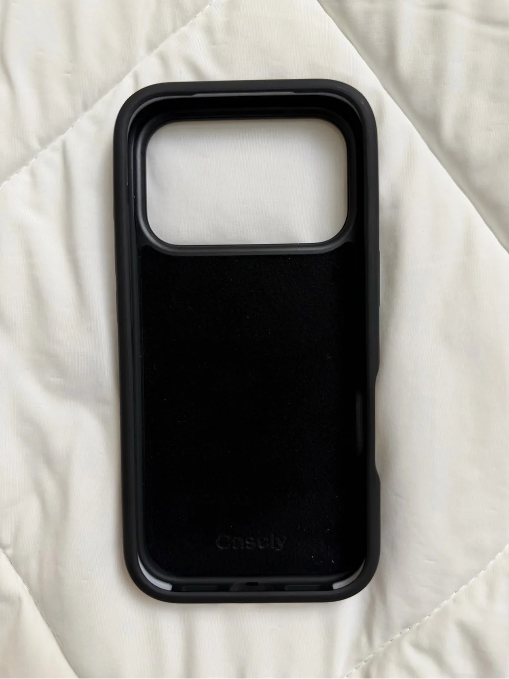 Casely iPhone 17 pro Sunday in Brooklyn Stripes Align Case